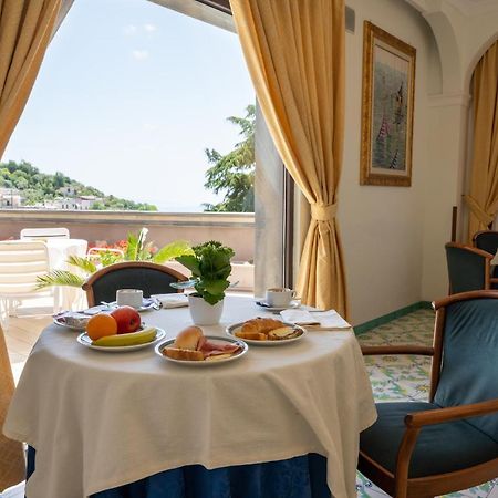 Hotel Montana SantʼAgata sui Due Golfi Eksteriør bilde