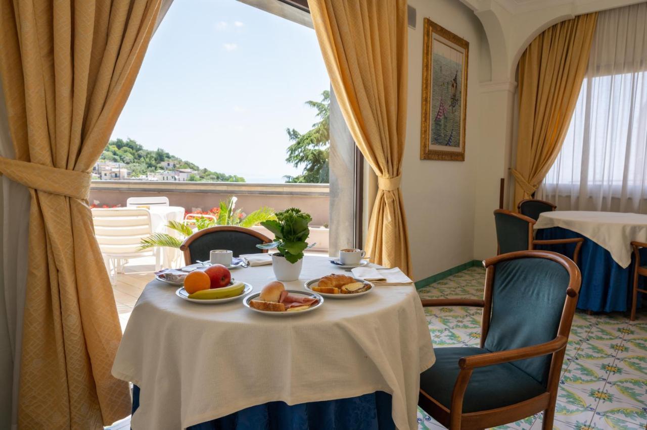 Hotel Montana SantʼAgata sui Due Golfi Eksteriør bilde