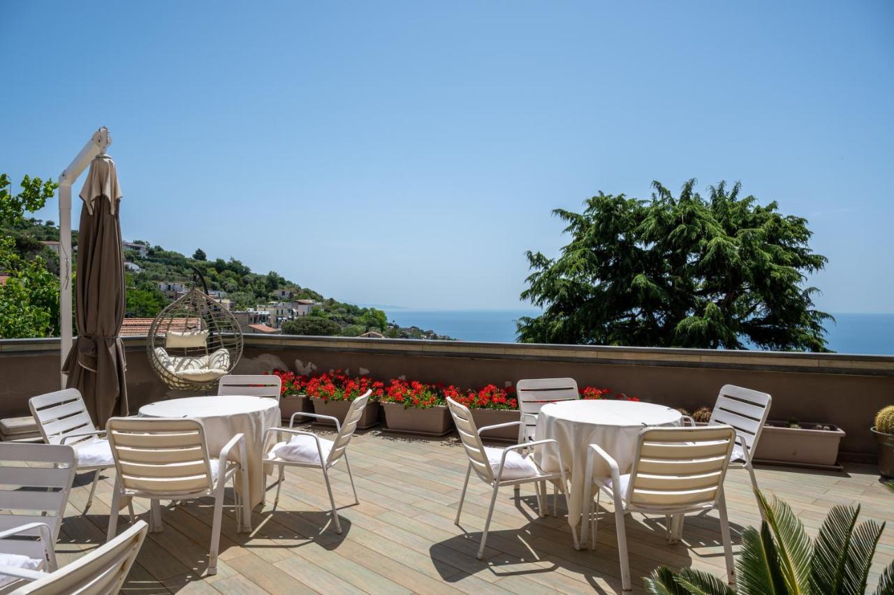 Hotel Montana SantʼAgata sui Due Golfi Eksteriør bilde
