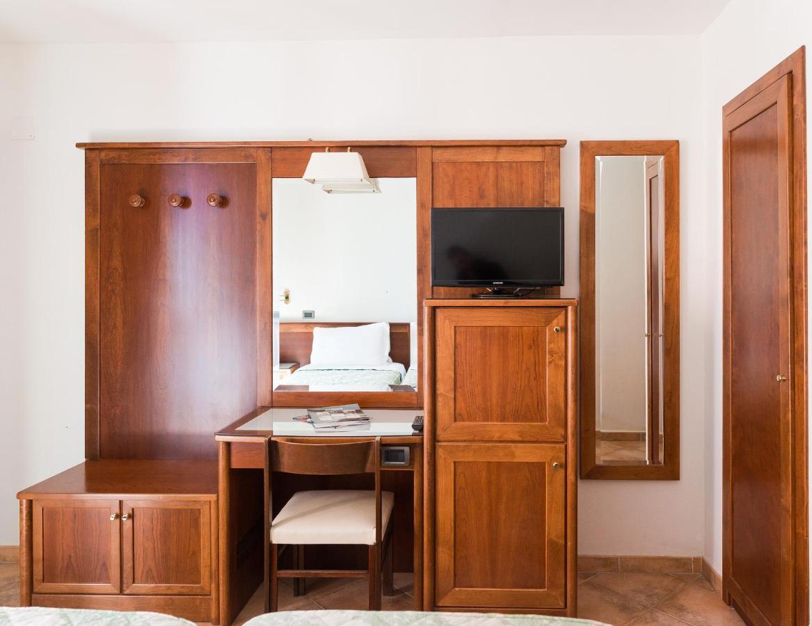 Hotel Montana SantʼAgata sui Due Golfi Eksteriør bilde