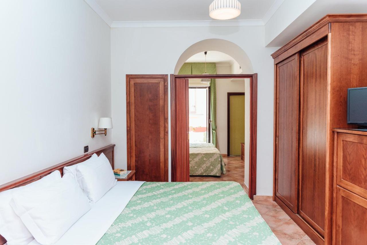 Hotel Montana SantʼAgata sui Due Golfi Eksteriør bilde
