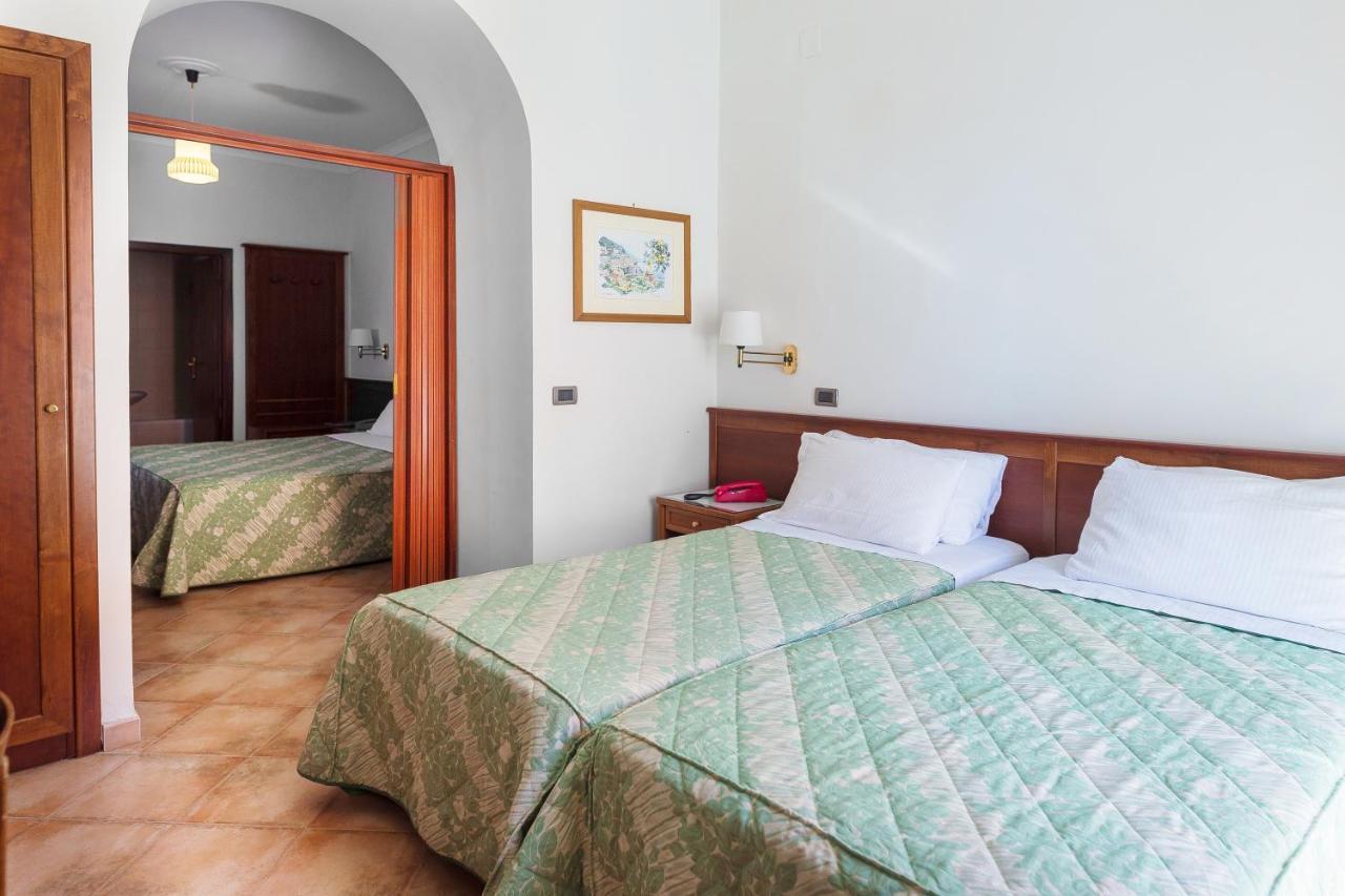 Hotel Montana SantʼAgata sui Due Golfi Eksteriør bilde