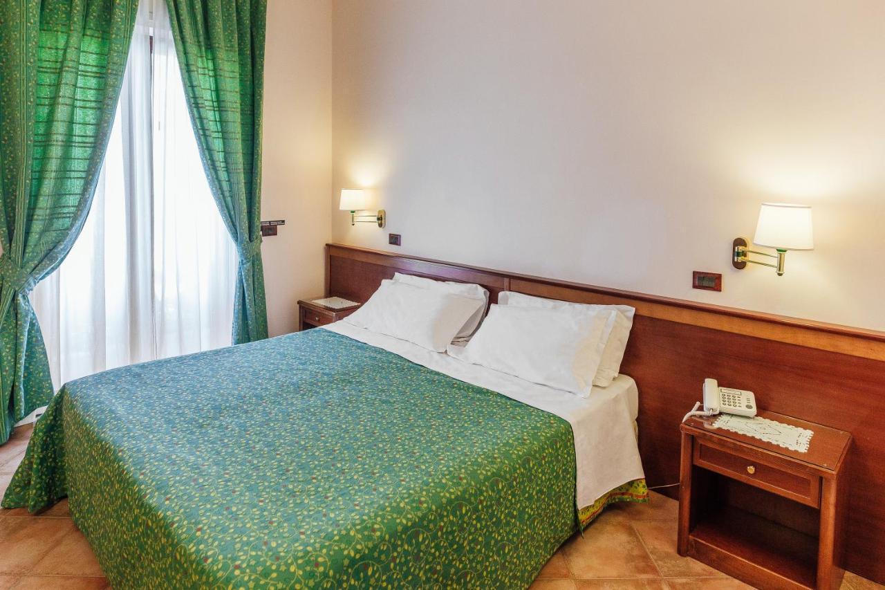 Hotel Montana SantʼAgata sui Due Golfi Eksteriør bilde