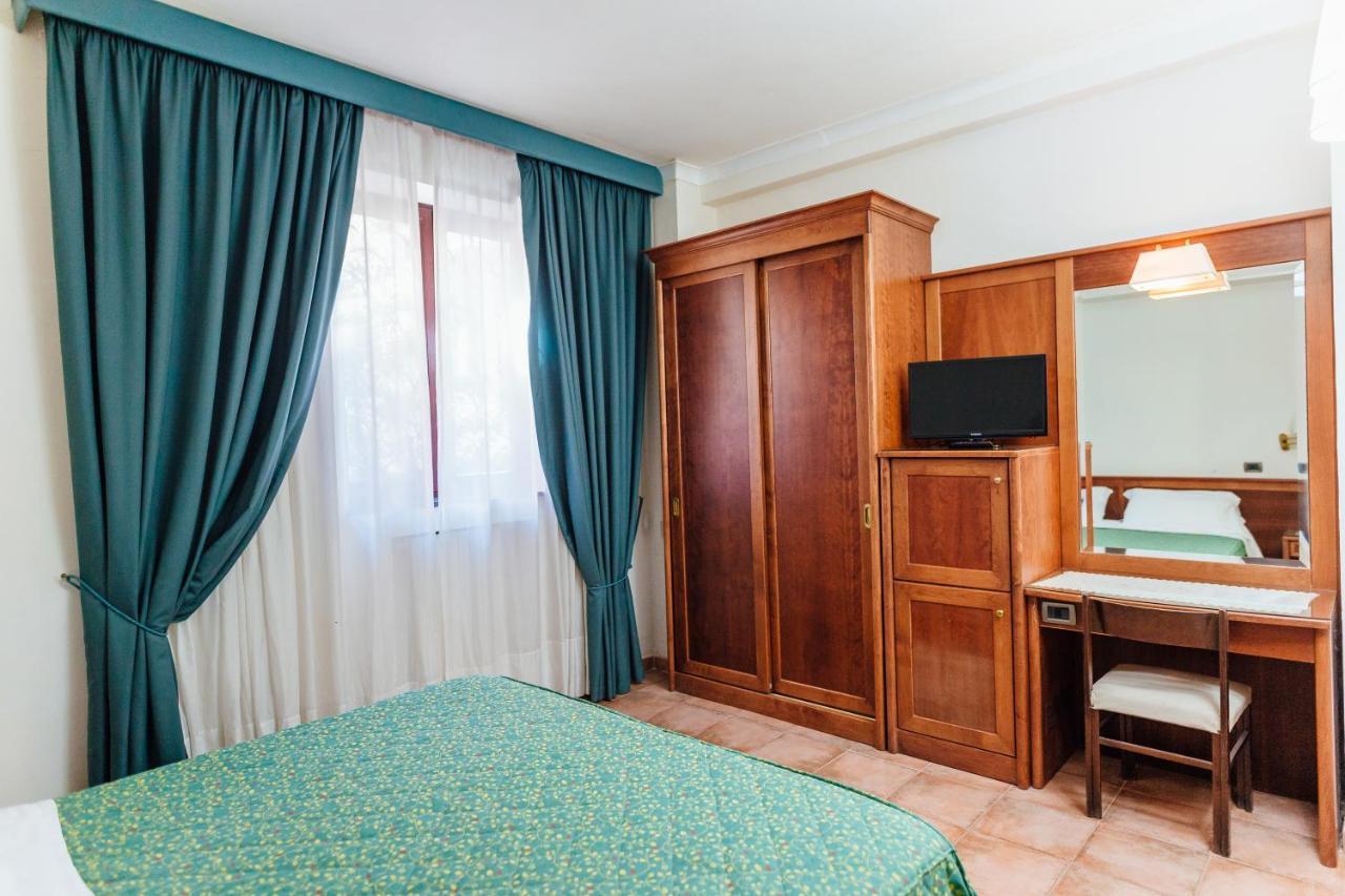Hotel Montana SantʼAgata sui Due Golfi Eksteriør bilde