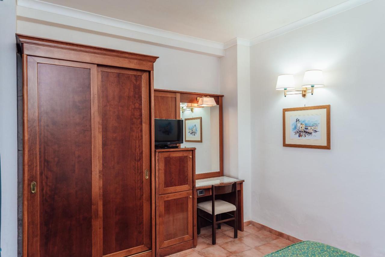 Hotel Montana SantʼAgata sui Due Golfi Eksteriør bilde