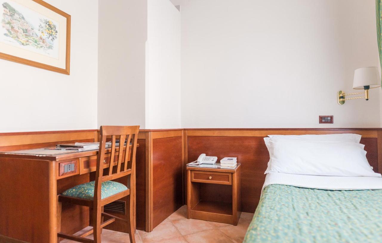 Hotel Montana SantʼAgata sui Due Golfi Eksteriør bilde
