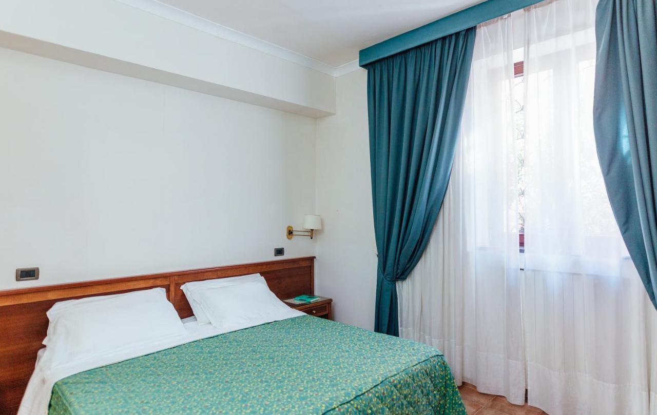 Hotel Montana SantʼAgata sui Due Golfi Eksteriør bilde